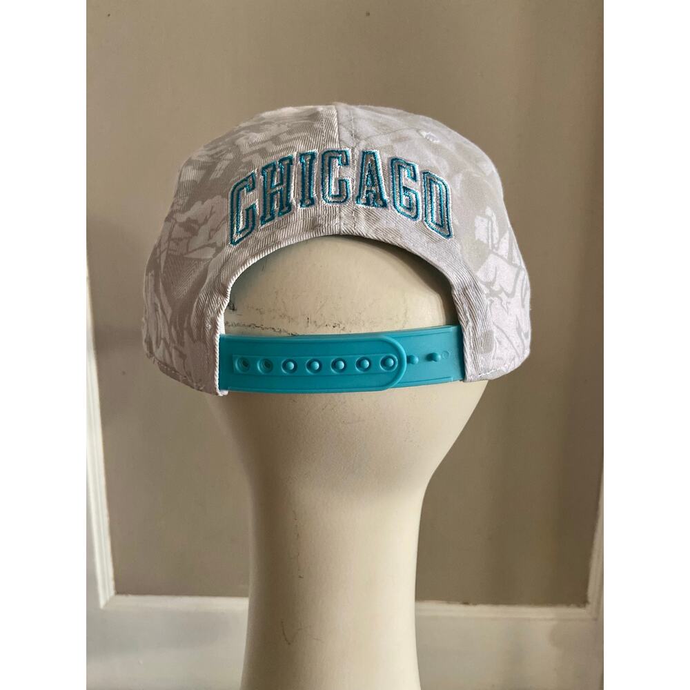 CHICAGO BULLS 2023/24 Artist Hat Series by POSE Jordan Nickel - Picture 3 of 8